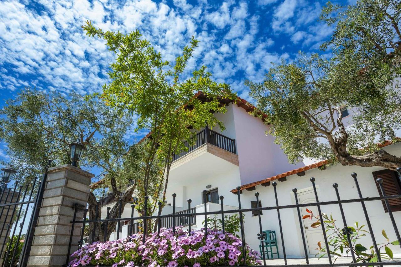 Eleon Suites Afitos Exterior foto