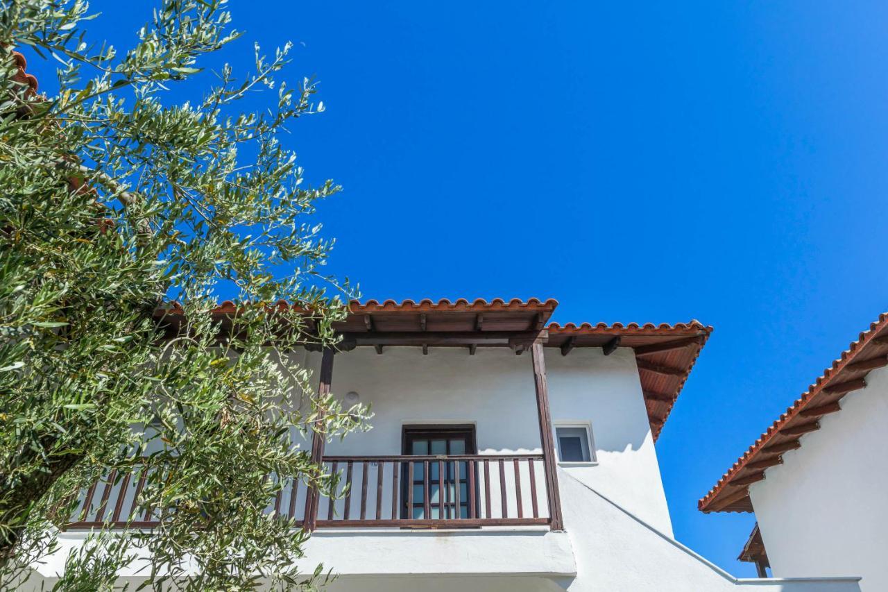 Eleon Suites Afitos Exterior foto