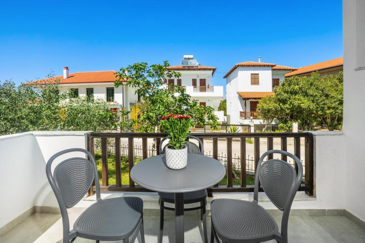 Eleon Suites Afitos Exterior foto