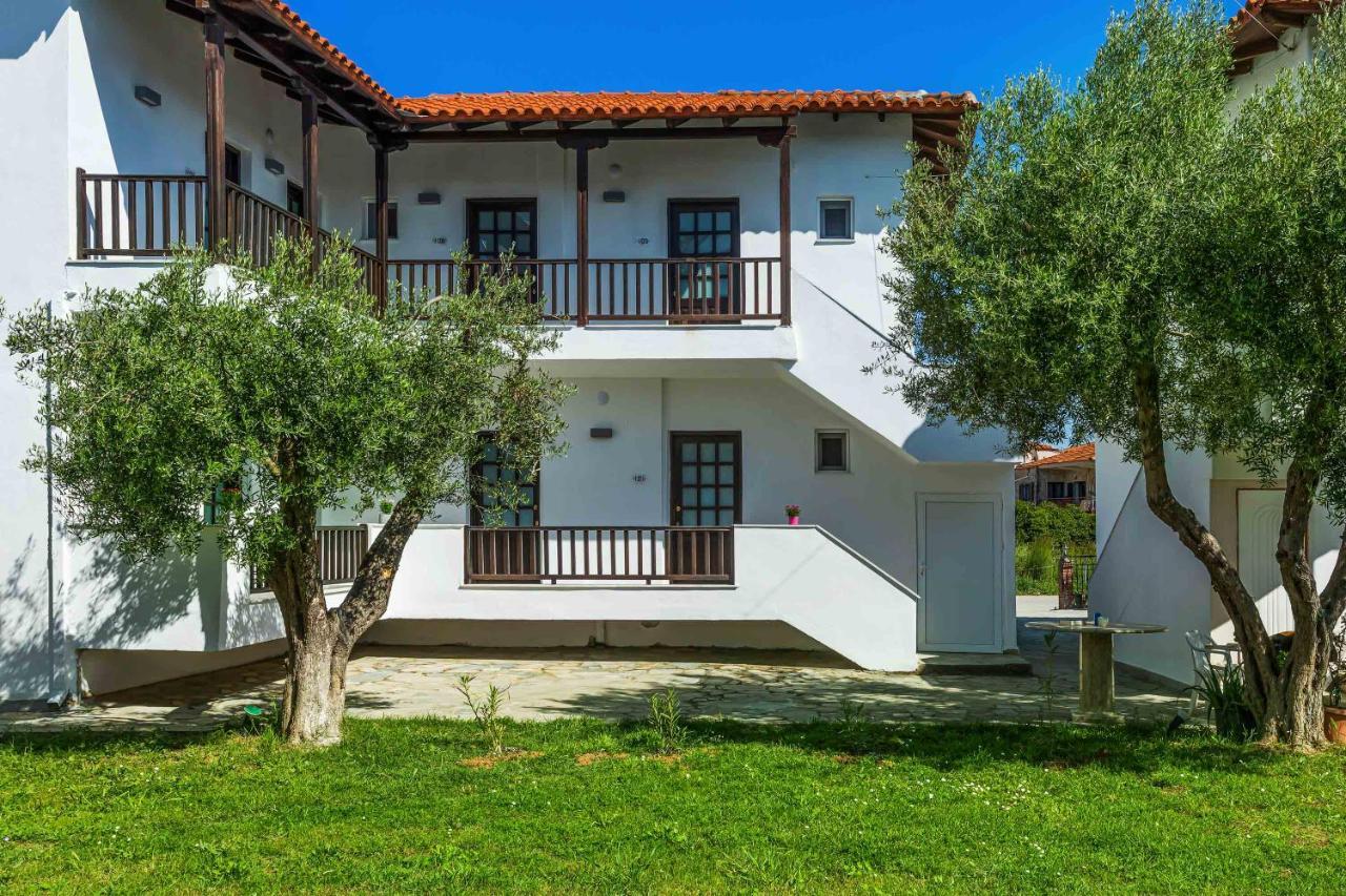 Eleon Suites Afitos Exterior foto