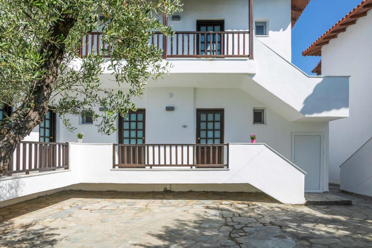 Eleon Suites Afitos Exterior foto