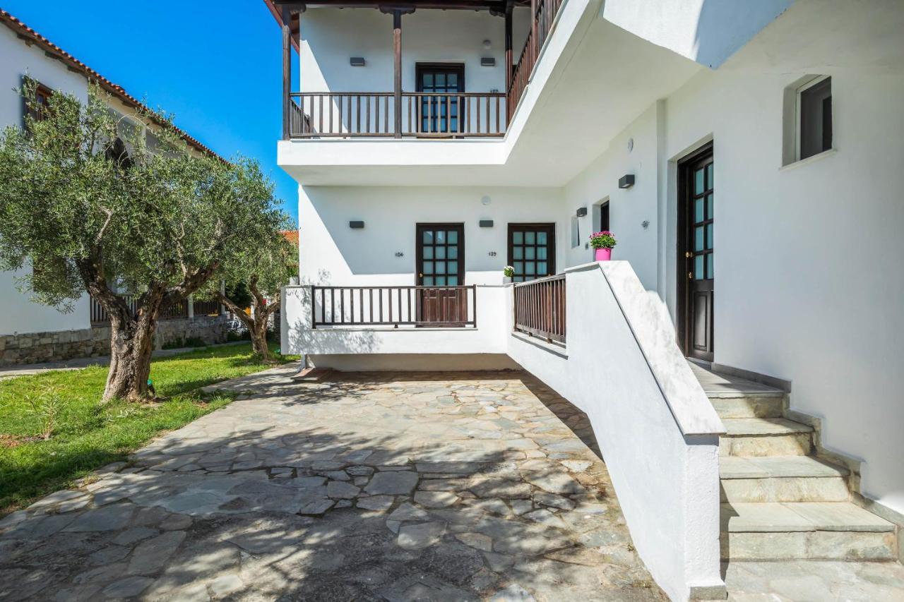 Eleon Suites Afitos Exterior foto