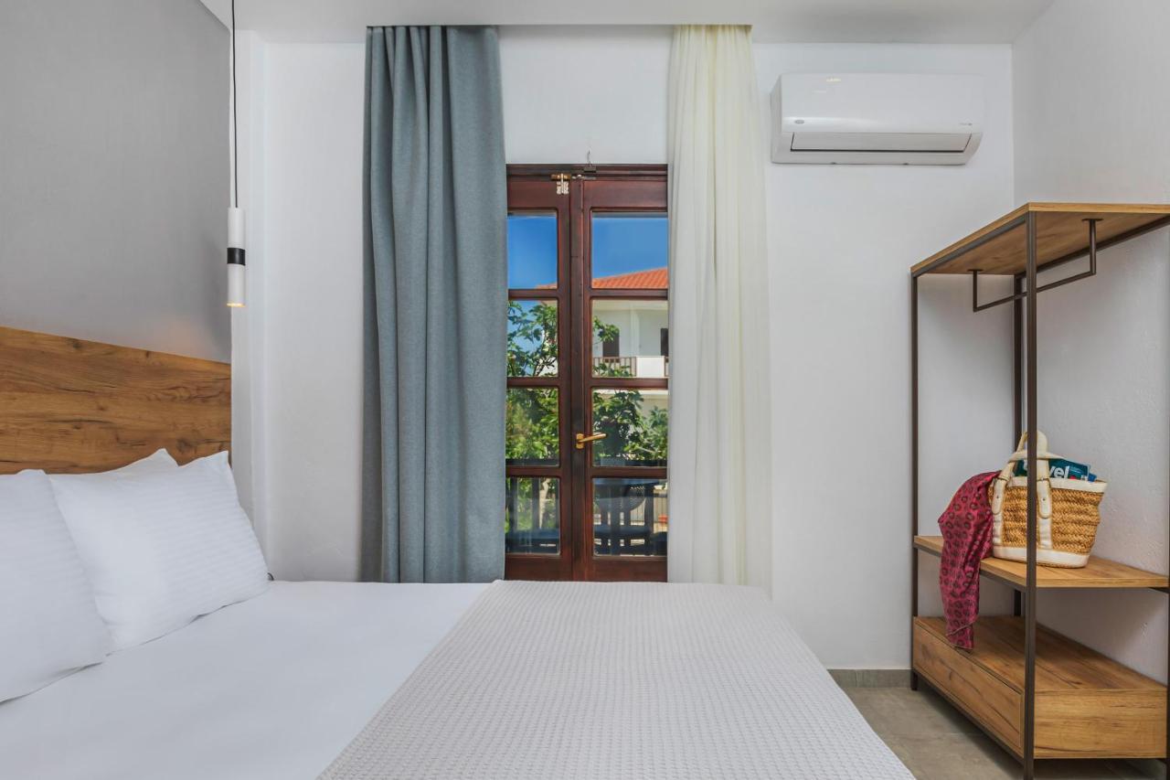 Eleon Suites Afitos Exterior foto